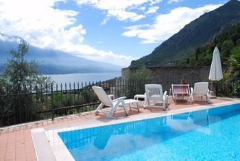 B&B Villa Fior Di Loto Лимоне-суль-Гарда Экстерьер фото